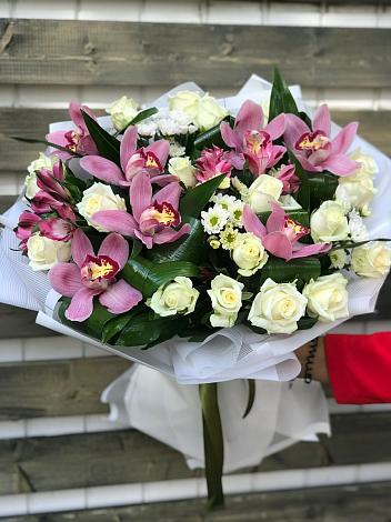 Букет цветов из: Розы и Хризантемы в Мостовском