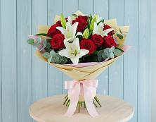 Букет цветов из:  Лилии и Розы в Мостовском