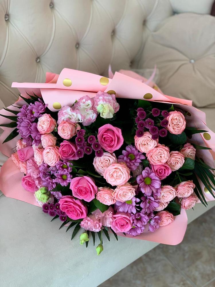 Букет цветов из: Хризантемы, Розы и Лизиантусы в Мостовском