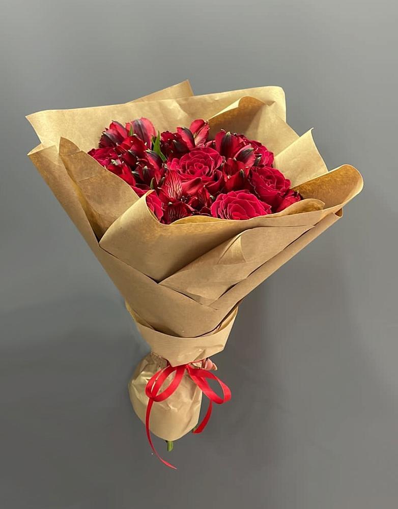 Букет цветов из: Альстромерии и Розы в Мостовском