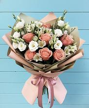 Букет цветов из:  Розы, Альстромерии и Лизиантусы #REPLACE_PRED# Мостовском