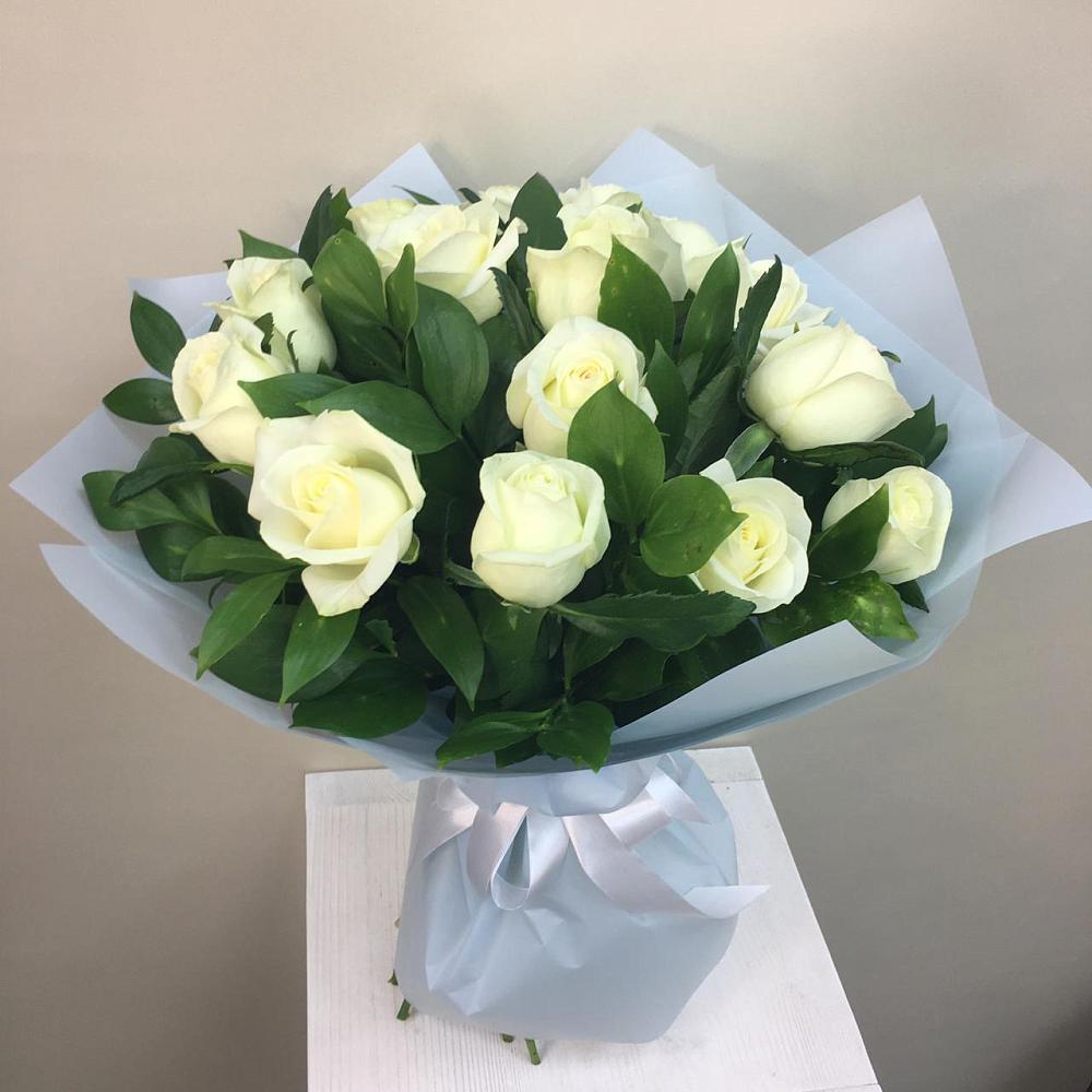 Букет 15 Белых роз Проуд в Мостовском