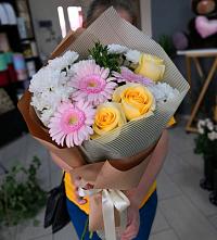 Букет цветов из:  Герберы, Розы и Хризантемы в Мостовском