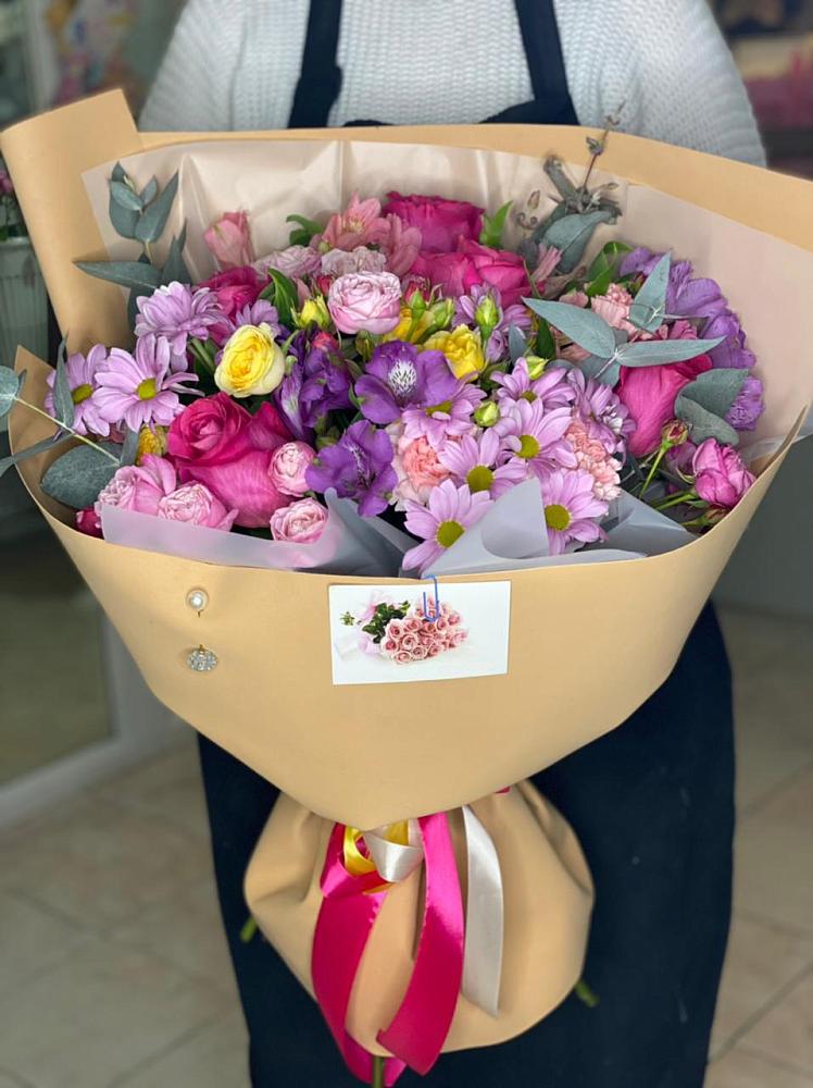 Букет цветов из: Хризантемы, Гвоздики и Альстромерии в Мостовском