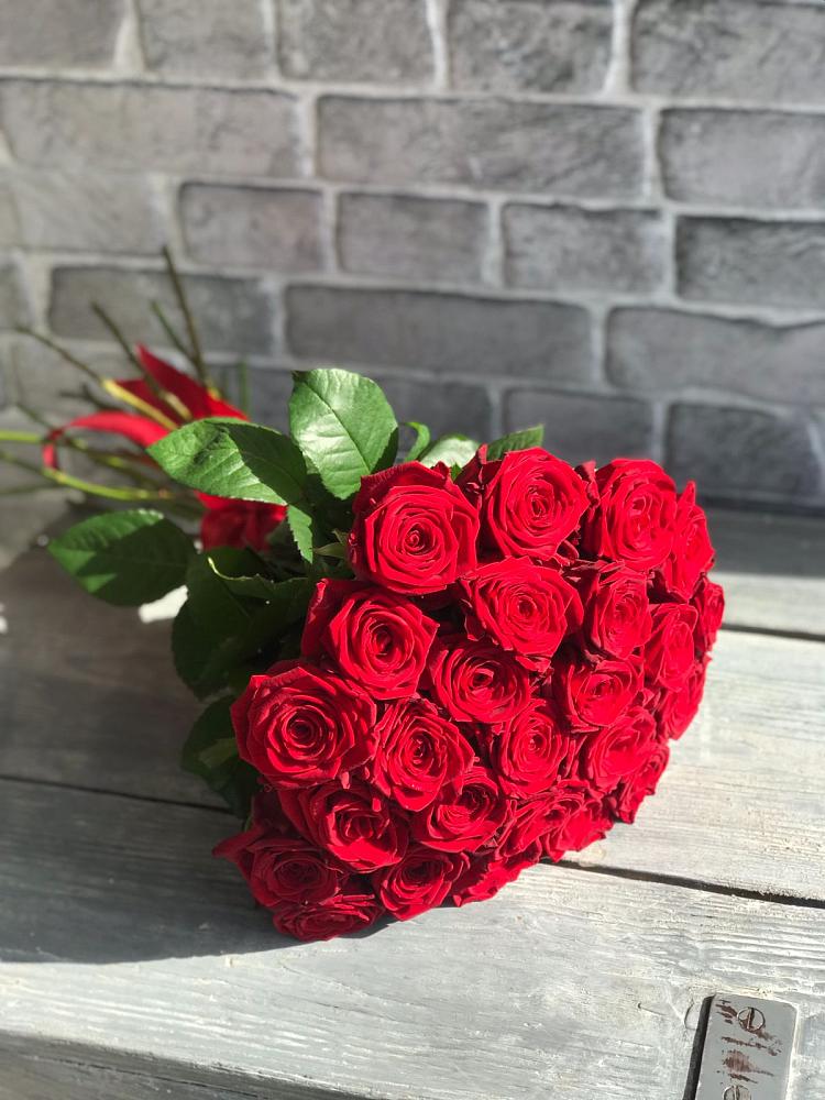 Букет Красные розы Фридом в Мостовском