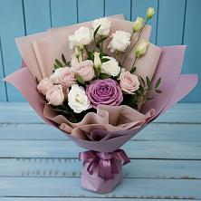 Букет цветов из:  Розы и Лизиантусы в Мостовском