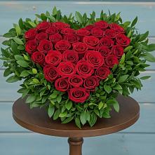 Цветочная композиция из Розы в виде сердца в Мостовском