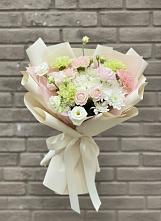 Букет цветов из:  Гвоздики, Розы, Лизиантусы и Хризантемы в Мостовском