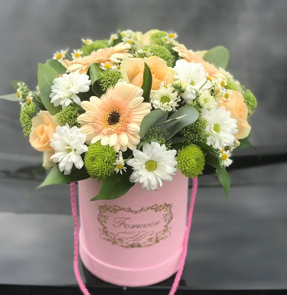 Цветочная композиция из Розы, Герберы и Хризантемы в шляпной коробке в Мостовском