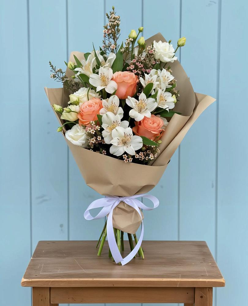 Букет цветов из: Альстромерии, Лизиантусы, Розы и Хризантемы в Мостовском