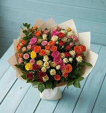 Букет Микс из разноцветных кустовых роз в Мостовском