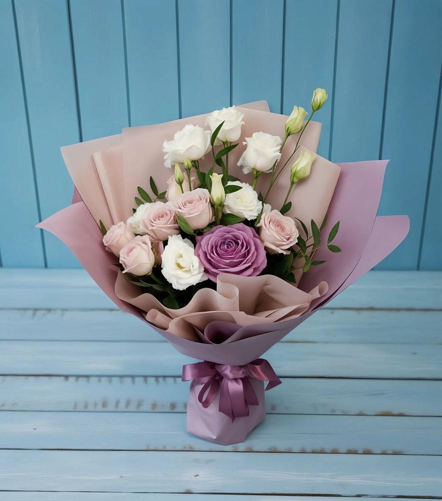 Букет цветов из: Розы и Лизиантусы в Мостовском